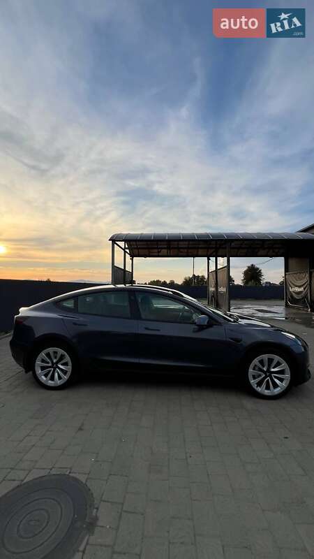 Седан Tesla Model 3 2021 в Хусті