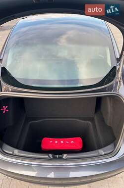 Седан Tesla Model 3 2021 в 