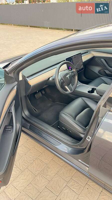 Седан Tesla Model 3 2021 в Хусті