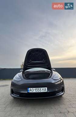 Седан Tesla Model 3 2021 в 