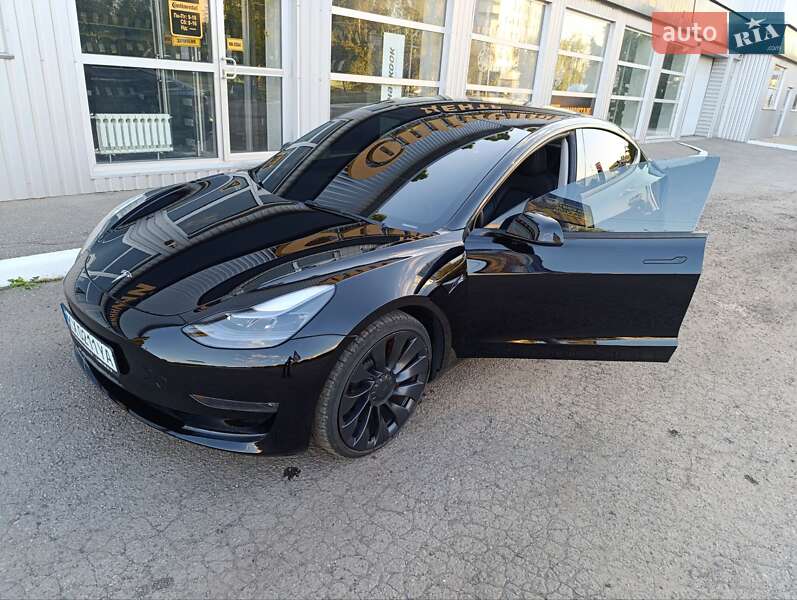 Седан Tesla Model 3 2023 в Харькове