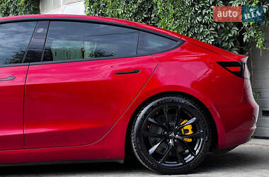 Седан Tesla Model 3 2020 в 