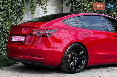 Седан Tesla Model 3 2020 в 
