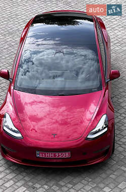 Седан Tesla Model 3 2020 в 