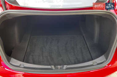 Седан Tesla Model 3 2020 в 