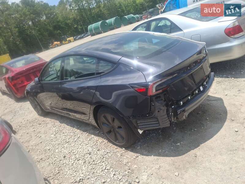Седан Tesla Model 3 2024 в Киеве
