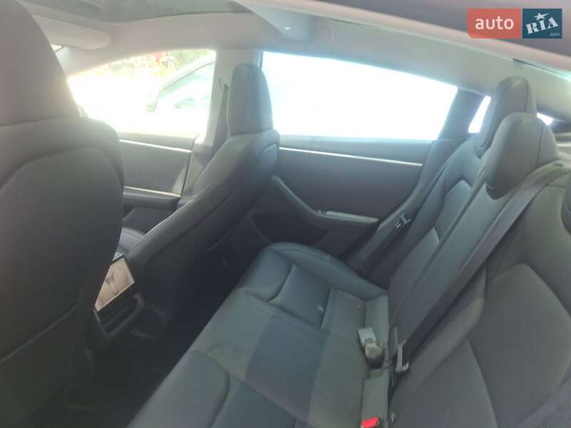 Седан Tesla Model 3 2024 в Киеве