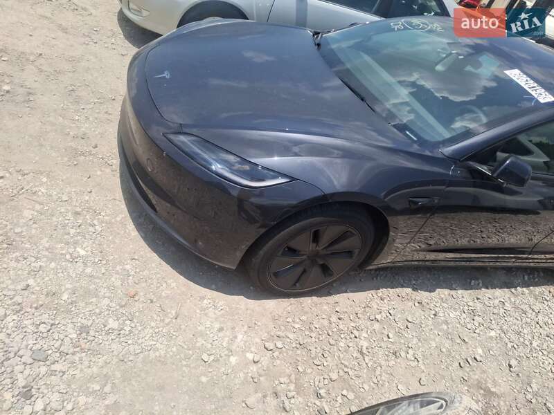 Седан Tesla Model 3 2024 в Киеве