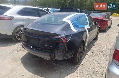 Седан Tesla Model 3 2024 в 