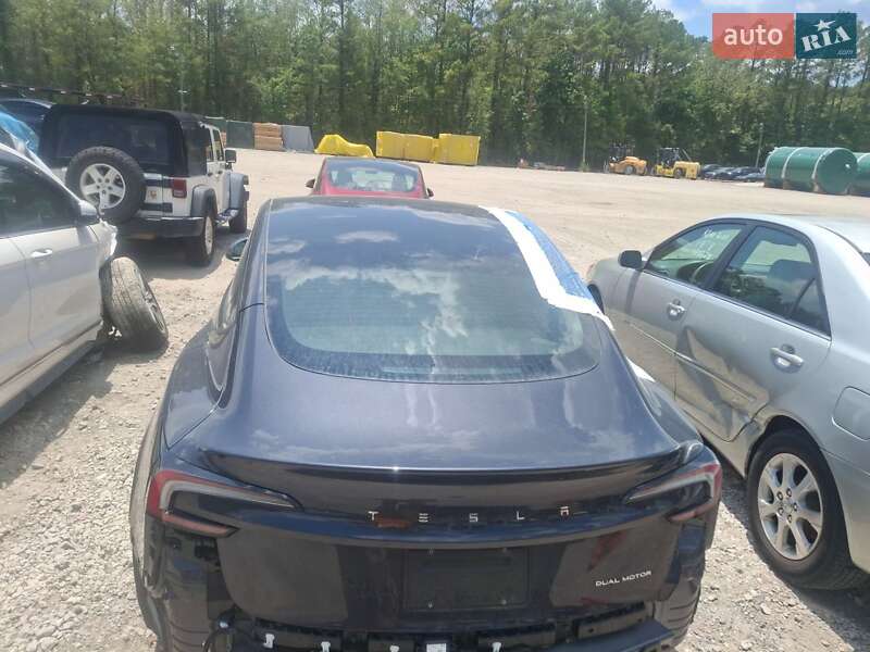 Седан Tesla Model 3 2024 в Киеве