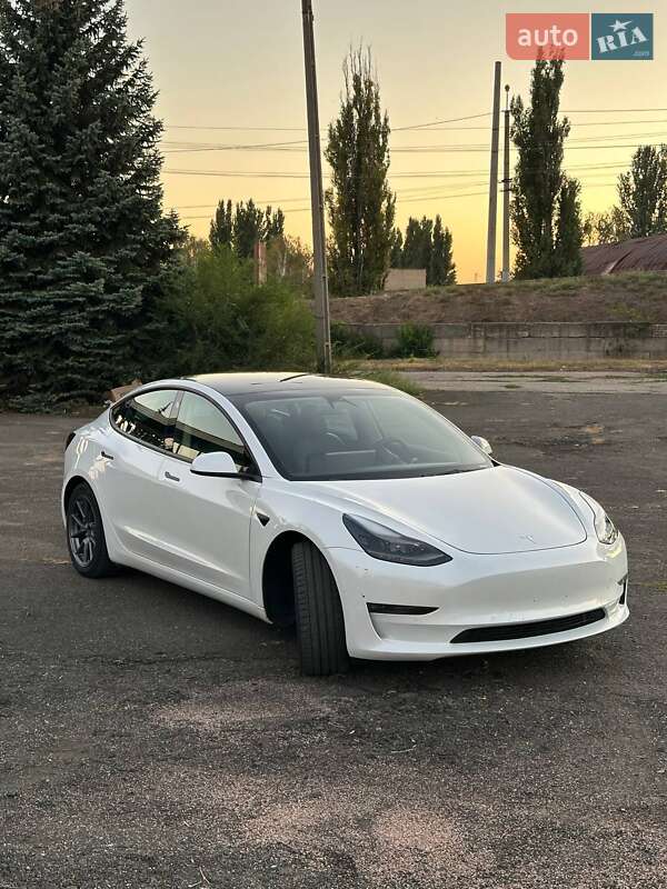 Tesla Model 3 2022