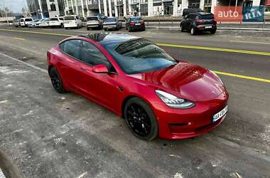 Седан Tesla Model 3 2022 в 