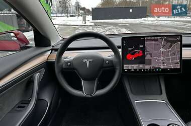 Седан Tesla Model 3 2022 в 