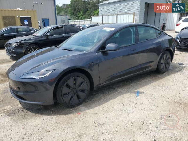 Tesla Model 3 2024