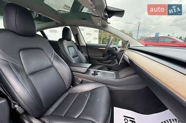 Седан Tesla Model 3 2022 в 
