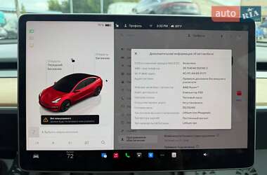 Седан Tesla Model 3 2022 в 
