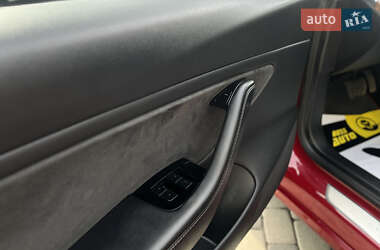 Седан Tesla Model 3 2019 в 