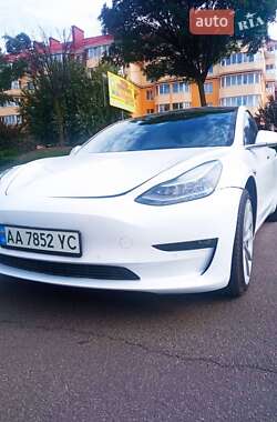 Седан Tesla Model 3 2019 в 