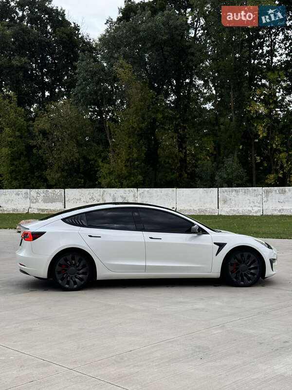 Седан Tesla Model 3 2021 в Луцьку