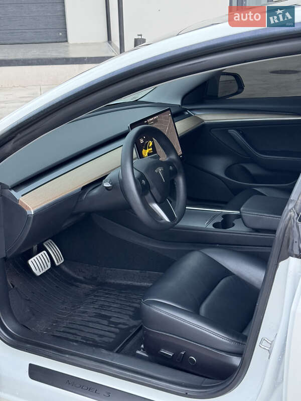 Седан Tesla Model 3 2021 в Луцьку