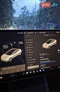Седан Tesla Model 3 2021 в 