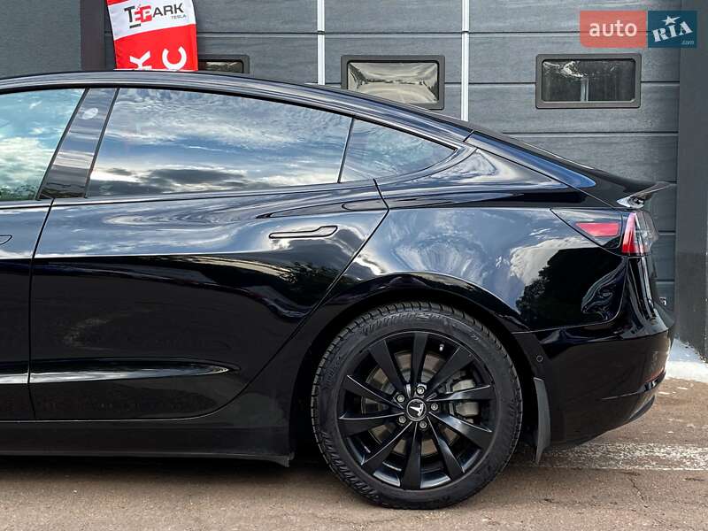 Седан Tesla Model 3 2018 в Києві