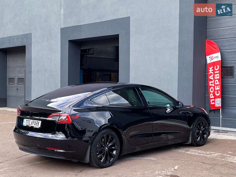 Седан Tesla Model 3 2018 в Києві
