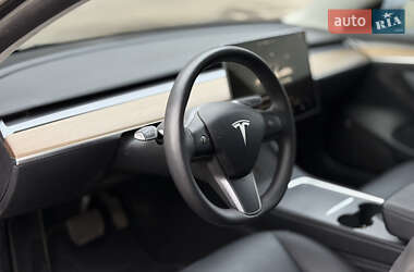 Седан Tesla Model 3 2022 в 