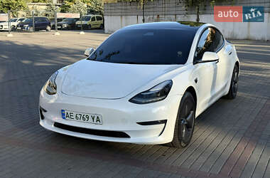 Седан Tesla Model 3 2021 в Днепре