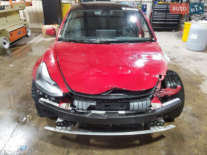 Седан Tesla Model 3 2022 в Киеве