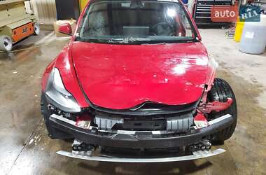 Седан Tesla Model 3 2023 в 