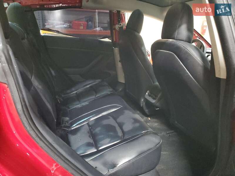 Седан Tesla Model 3 2022 в Киеве