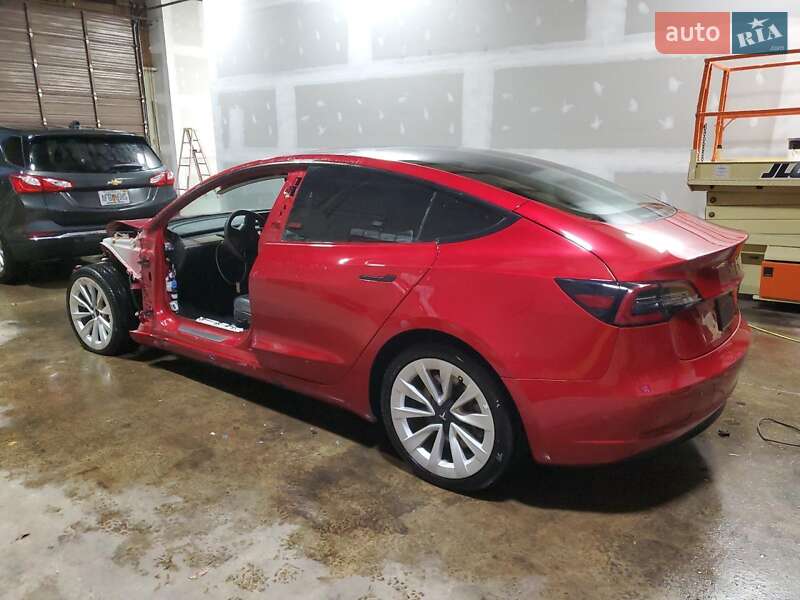 Седан Tesla Model 3 2022 в Киеве