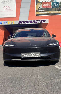 Седан Tesla Model 3 2024 в Киеве