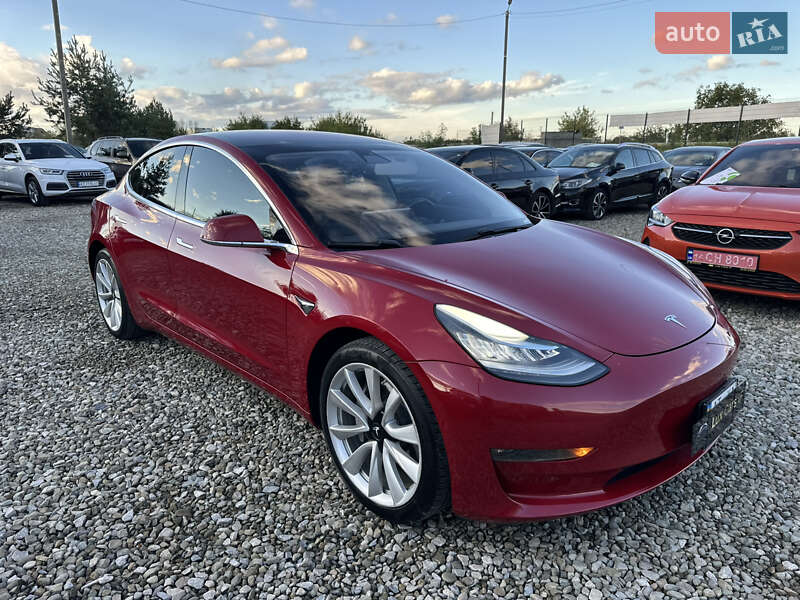Седан Tesla Model 3 2018 в Ивано-Франковске