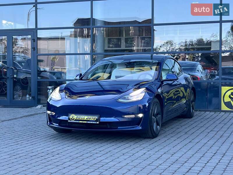 Седан Tesla Model 3 2020 в Івано-Франківську
