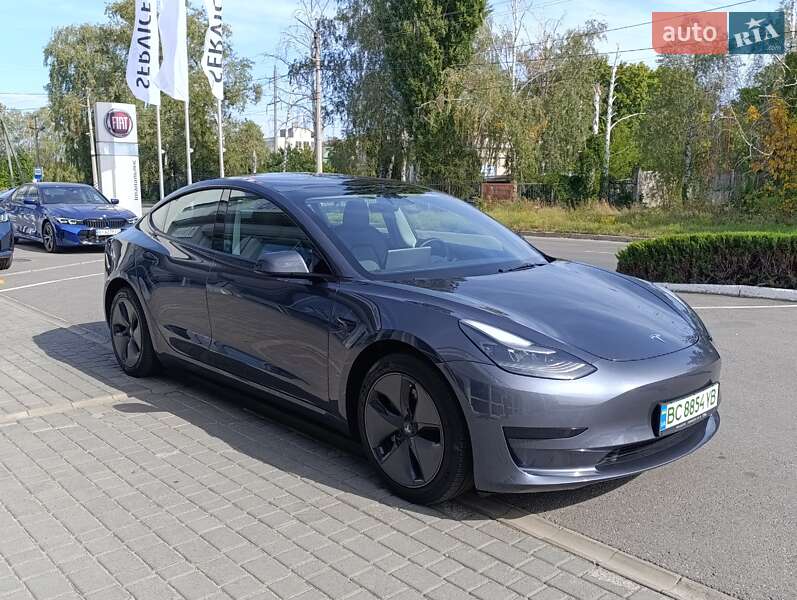 Седан Tesla Model 3 2022 в Кременчуці