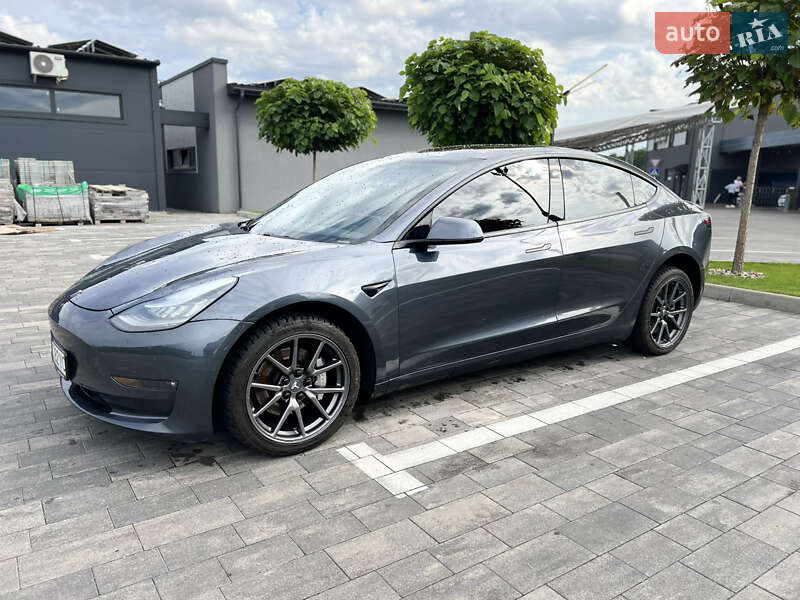 Седан Tesla Model 3 2018 в Луцке