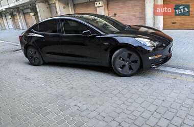 Седан Tesla Model 3 2021 в 