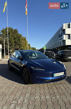 Седан Tesla Model 3 2024 в Одесі