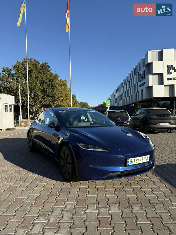 Tesla Model 3 2024