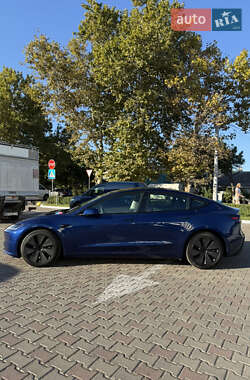 Седан Tesla Model 3 2024 в 