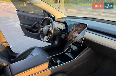 Седан Tesla Model 3 2018 в 