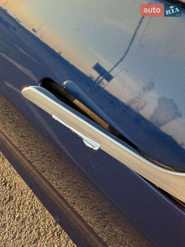 Седан Tesla Model 3 2018 в Львові