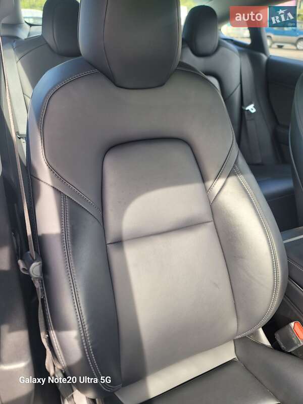 Седан Tesla Model 3 2018 в Одесі
