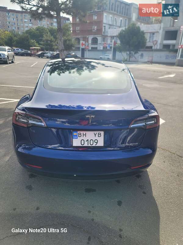 Седан Tesla Model 3 2018 в Одесі
