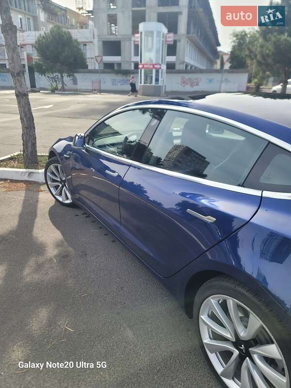 Седан Tesla Model 3 2018 в Одесі