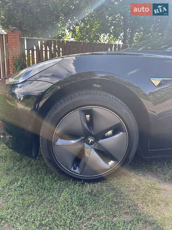 Седан Tesla Model 3 2020 в Киеве