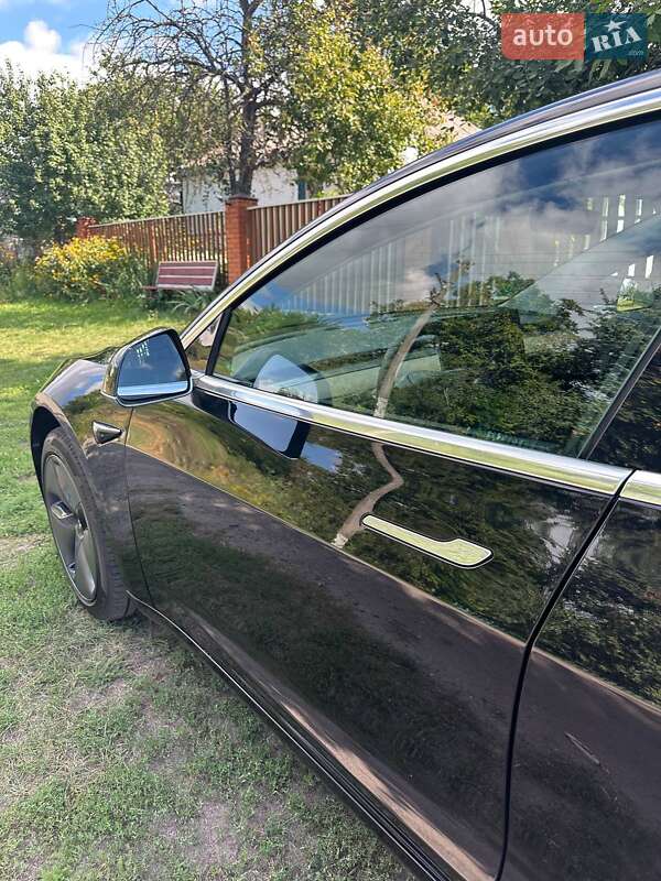 Седан Tesla Model 3 2020 в Киеве