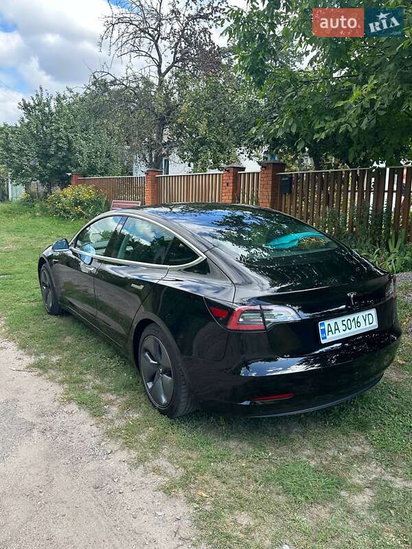 Седан Tesla Model 3 2020 в Киеве